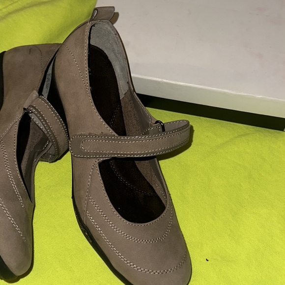 Aerosoles wedges Size 7 - Picture 10 of 13